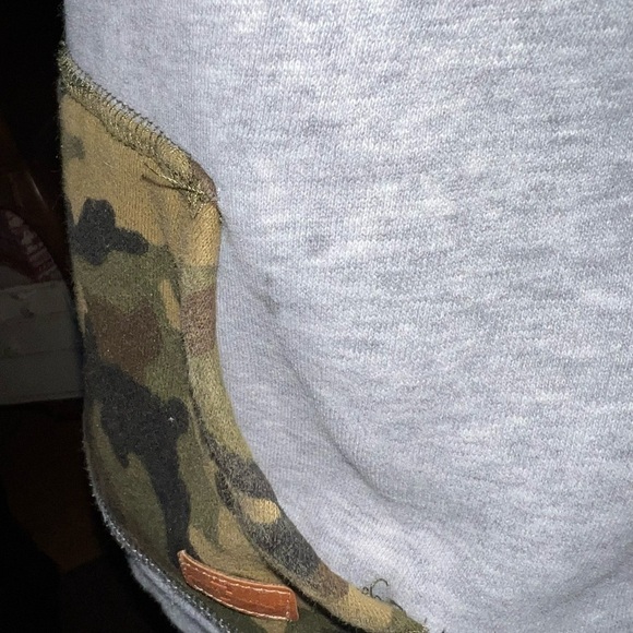 FOR All Mankind toddler boy’s sweatshirt with camo accented pocket. - Picture 3 of 8